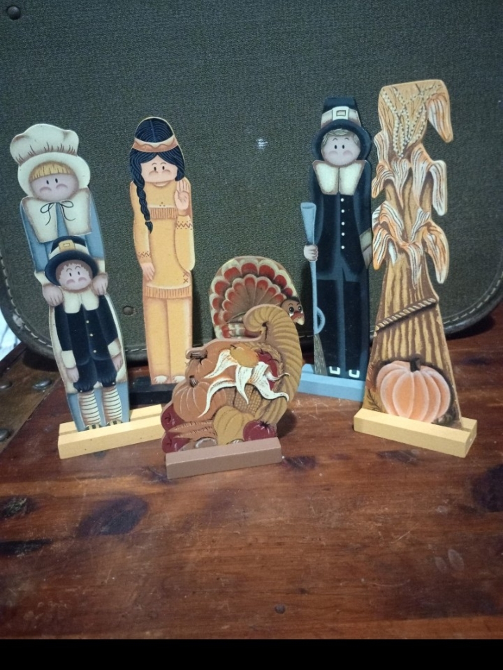 Handpainted Thanksgiving Wooden Figurine Set - Fall Colors